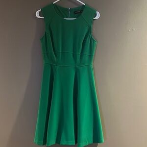 Elegant Green Sleeveless Dress
